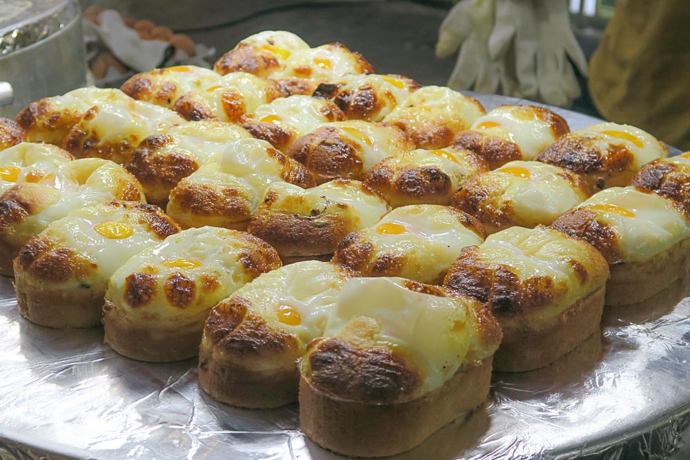 Korean egg bread - Food in Seoul