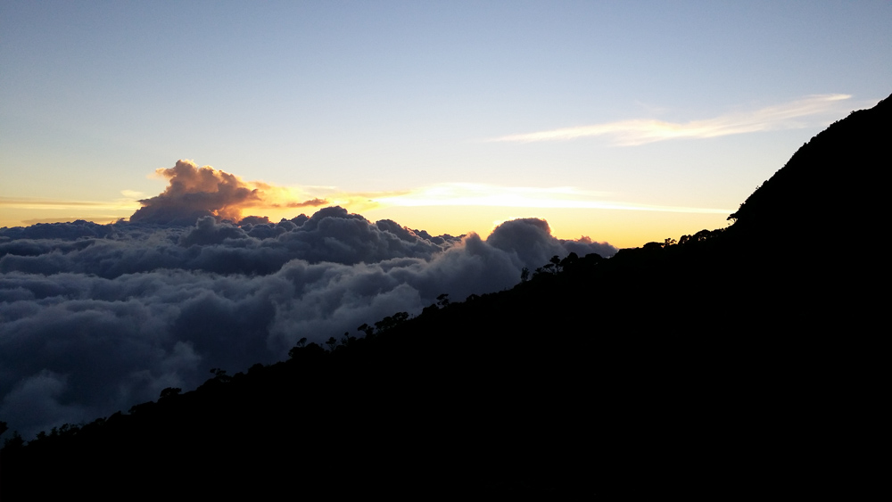 Chasing the sunrise in Mount Kinabalu