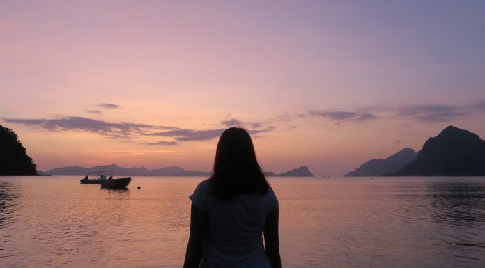 Sunset at El Nido - Things you need to know before travelling to the Philippines