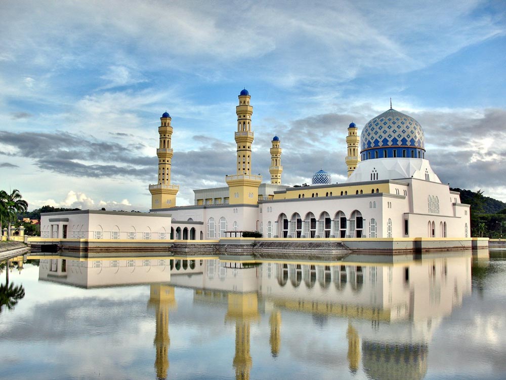 Visit the Kota Kinabalu City Mosque, which most think is the most beautiful mosque in Malaysia. Definitely one of the things to do in Kota Kinabalu!