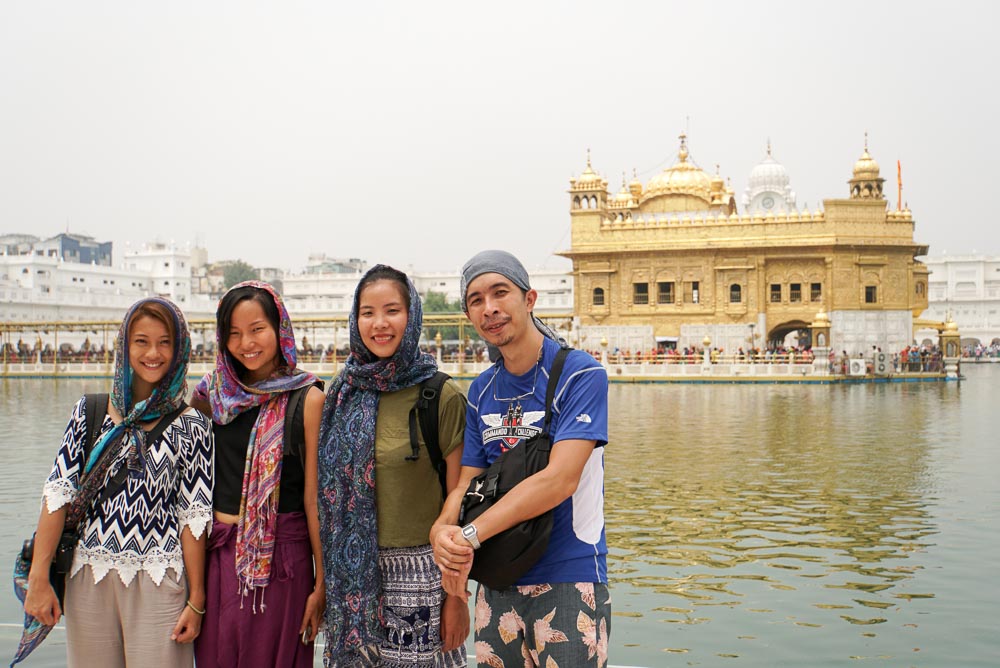 The Travel Intern Team in front of the Golden Temple in Amritsar