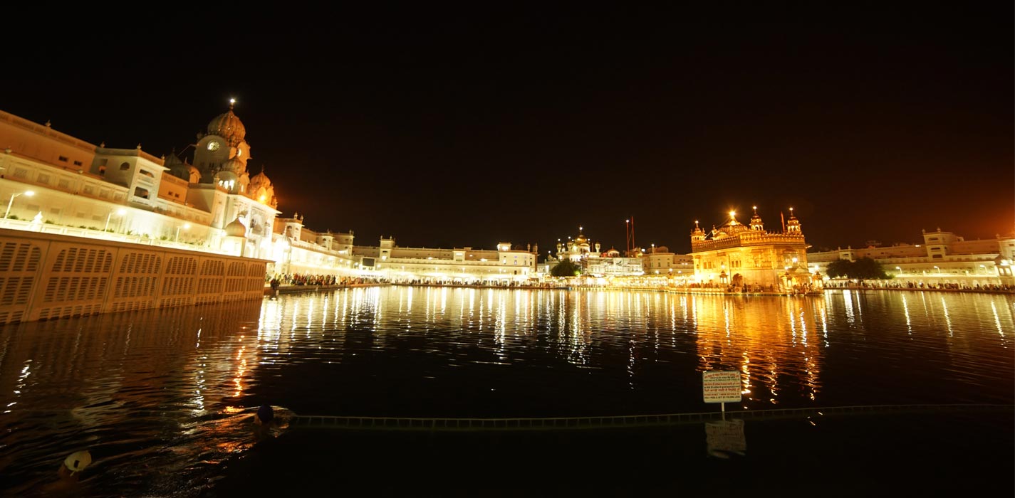 Digital Wallpaper of The Harmandir Sahib (The Golden Temple), Amritsar