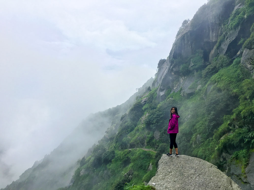 Standing on the edge on the way to Triund - Dharamshala (McLeod Ganj)