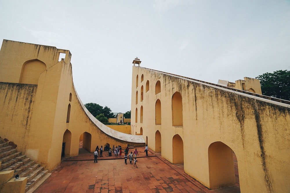 sluneční hodiny v Jantar Mantar-Jaipur Survival Guide