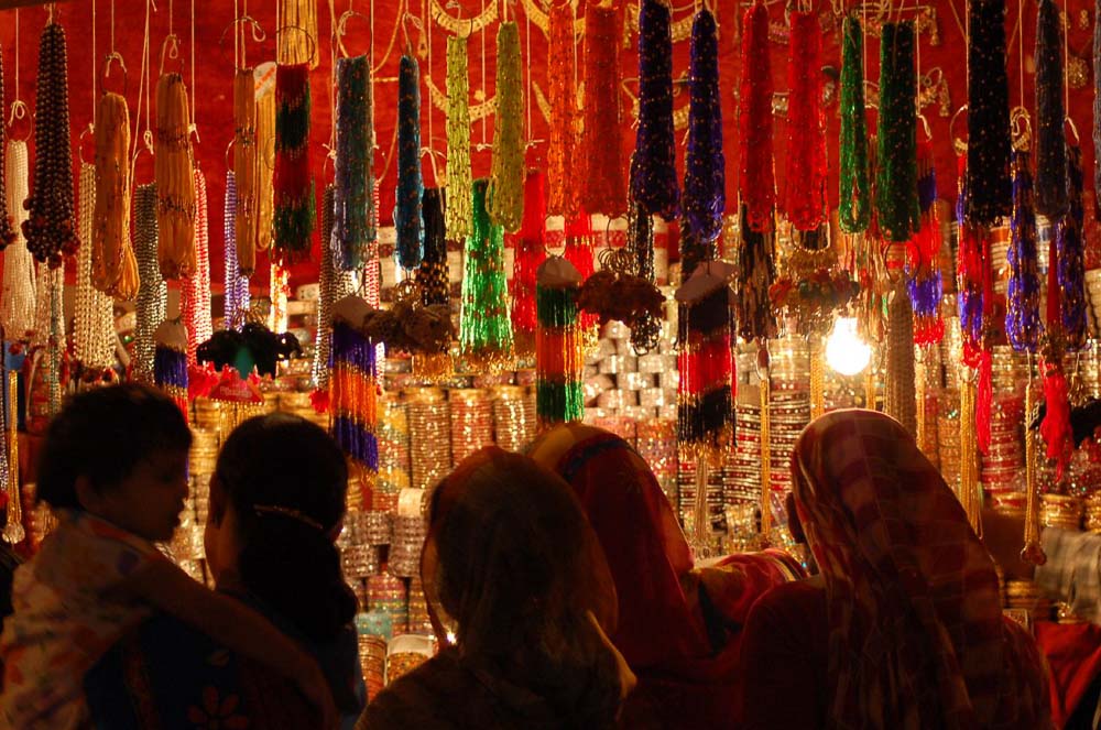 Stall at Johari Bazaar - Jaipur Survival Guide