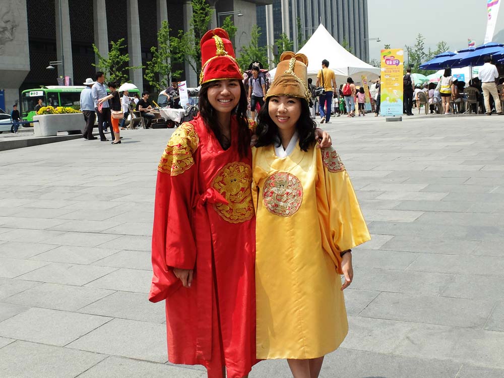 Elaine and Suzana at Gyeongbokgung - Muslim Travel