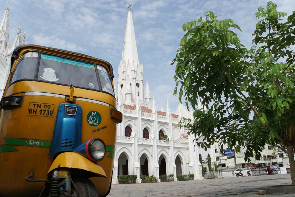 Saint Thomas Church with tuktuk - Chennai Guide