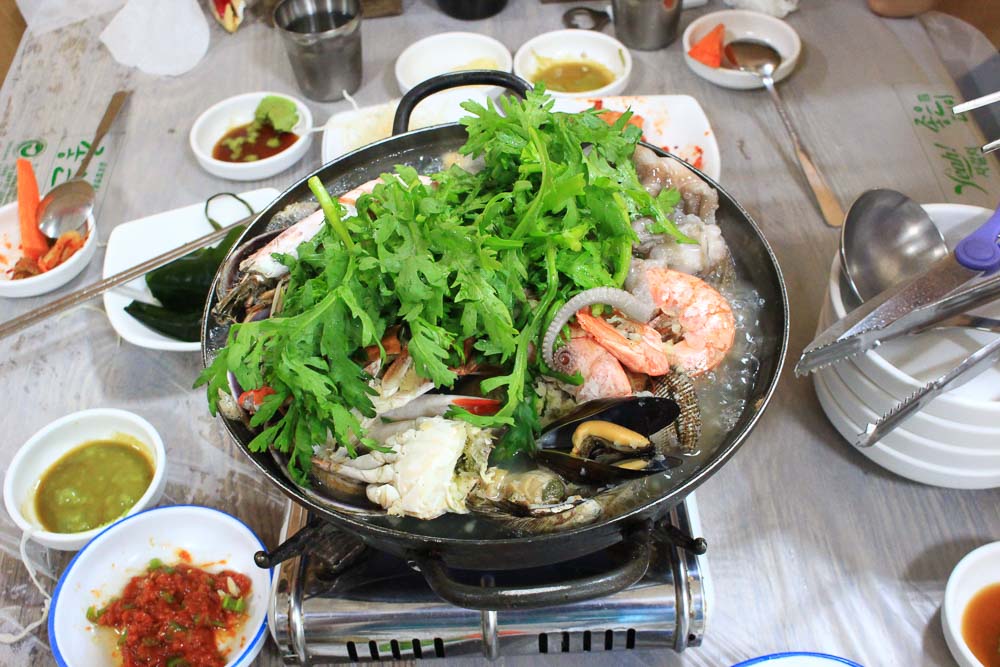 Seafood hotpot at Jalgachi market - Busan