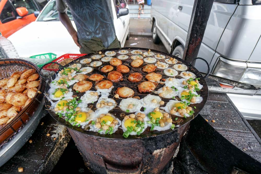 Couple snack - burmese-street-food