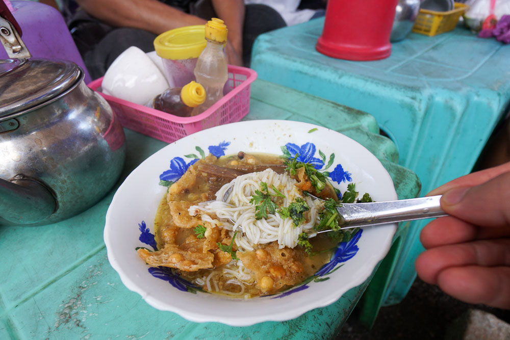 Mohinga - burmese-street-food-9