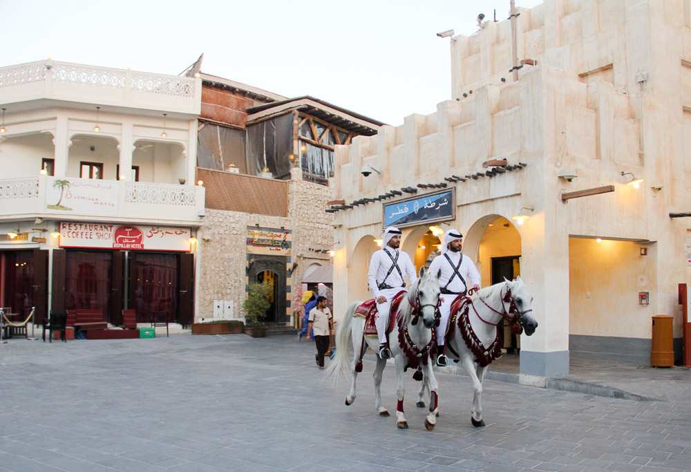 qatar-souq-waqif- horses
