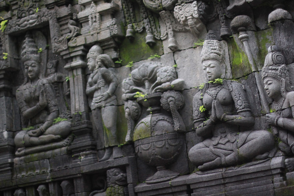 sculpture-in-ullen-sentalu-cultural-activities-in-Yogyakarta-19