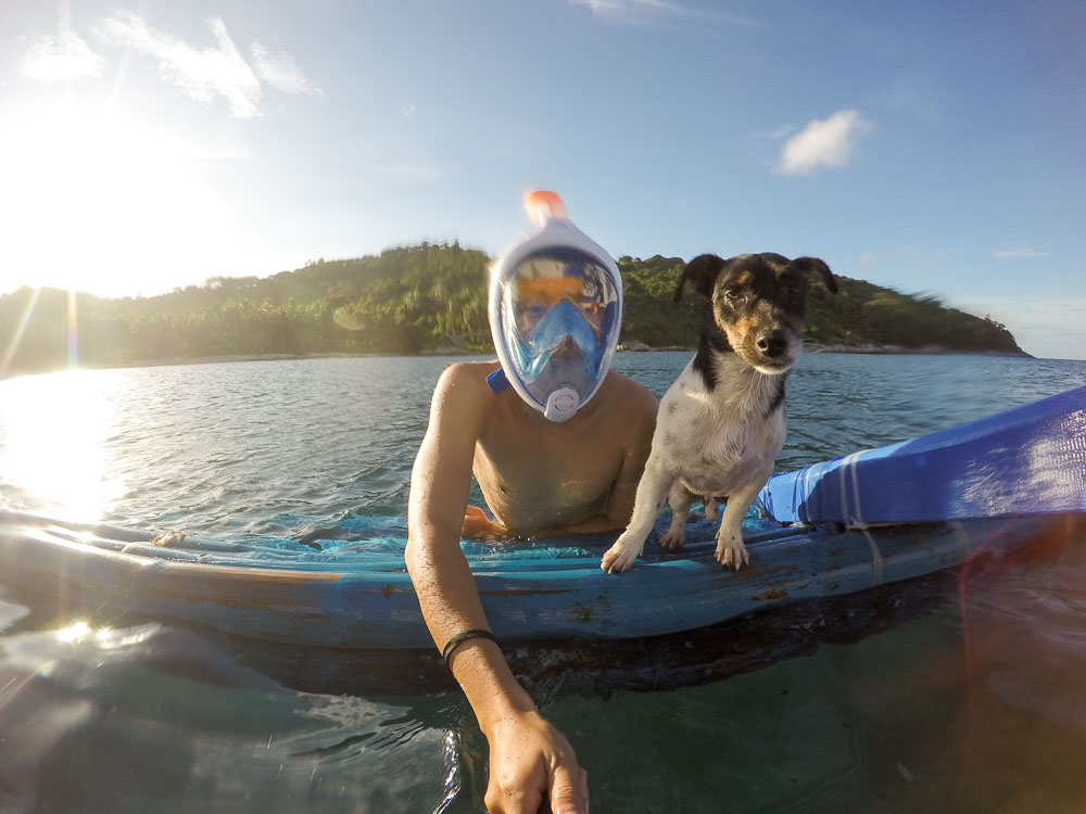 Selfie-with-dog-Tao-Philippines-Expedition