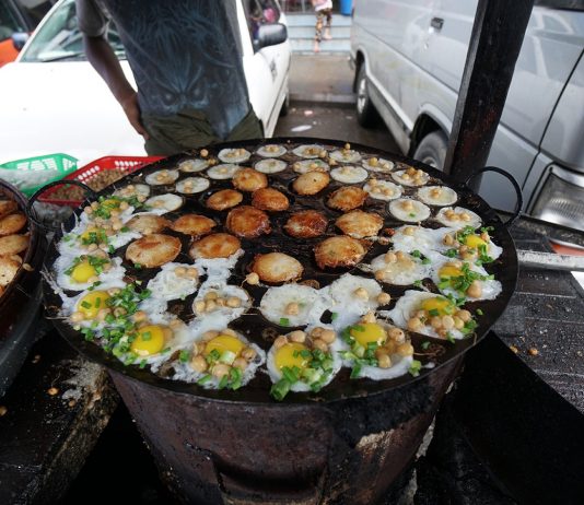 couple snack - burmese-street-food-featured-image