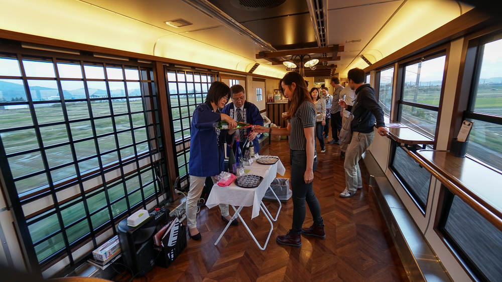 Sake tasting on Shu*kura - jr-east-pass