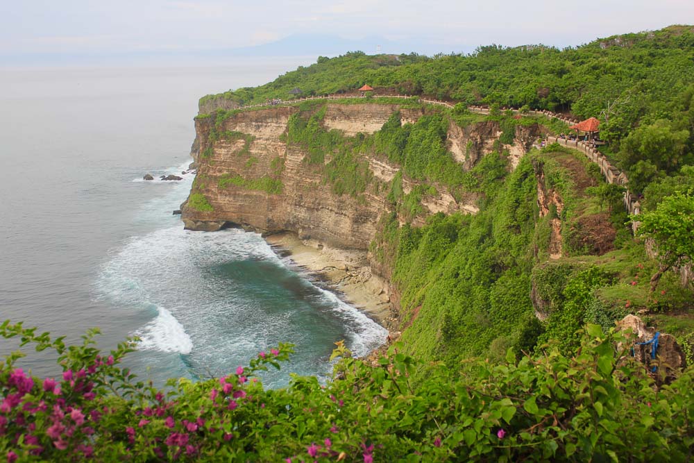 magnificent-cliff-in-uluwatu-temple-places-to-visit-in-bali-2