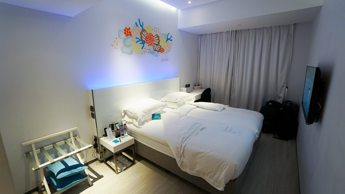 Ocean Themed Room - hotel-sav-review