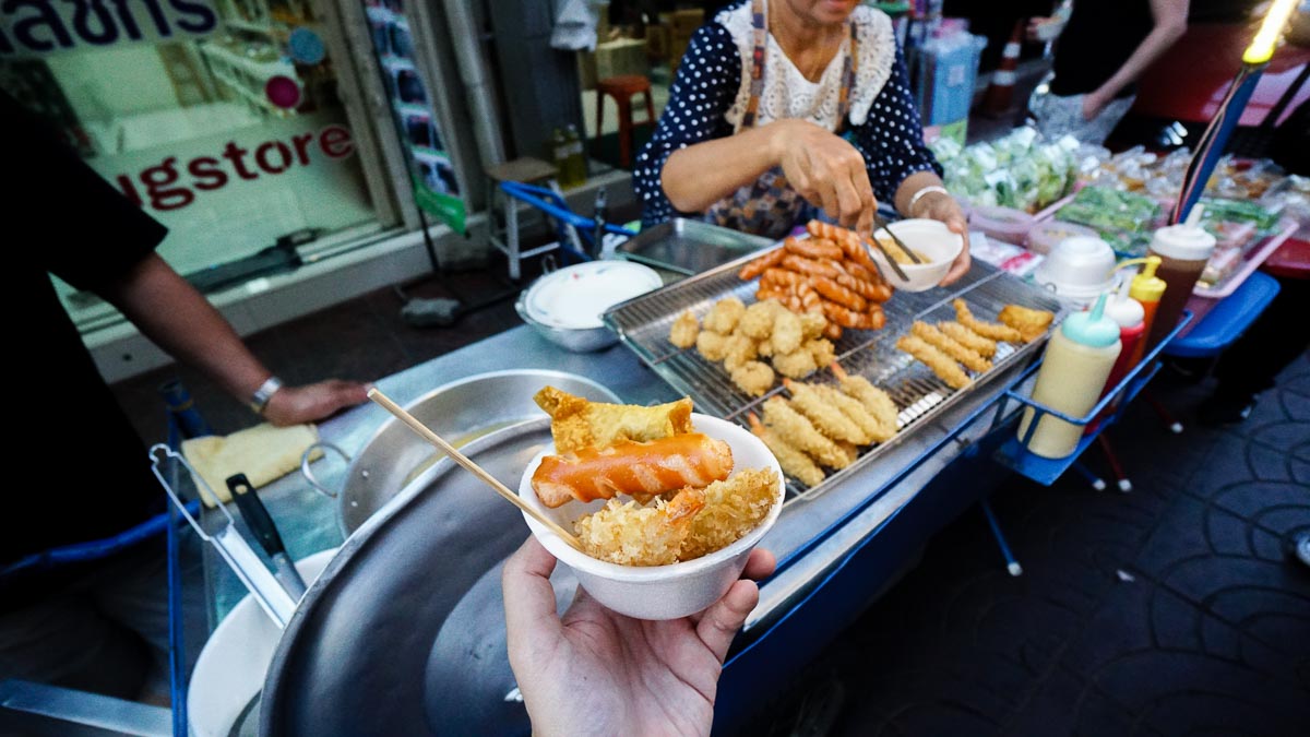 Fried street food in chinatown - Bangkok City Guide