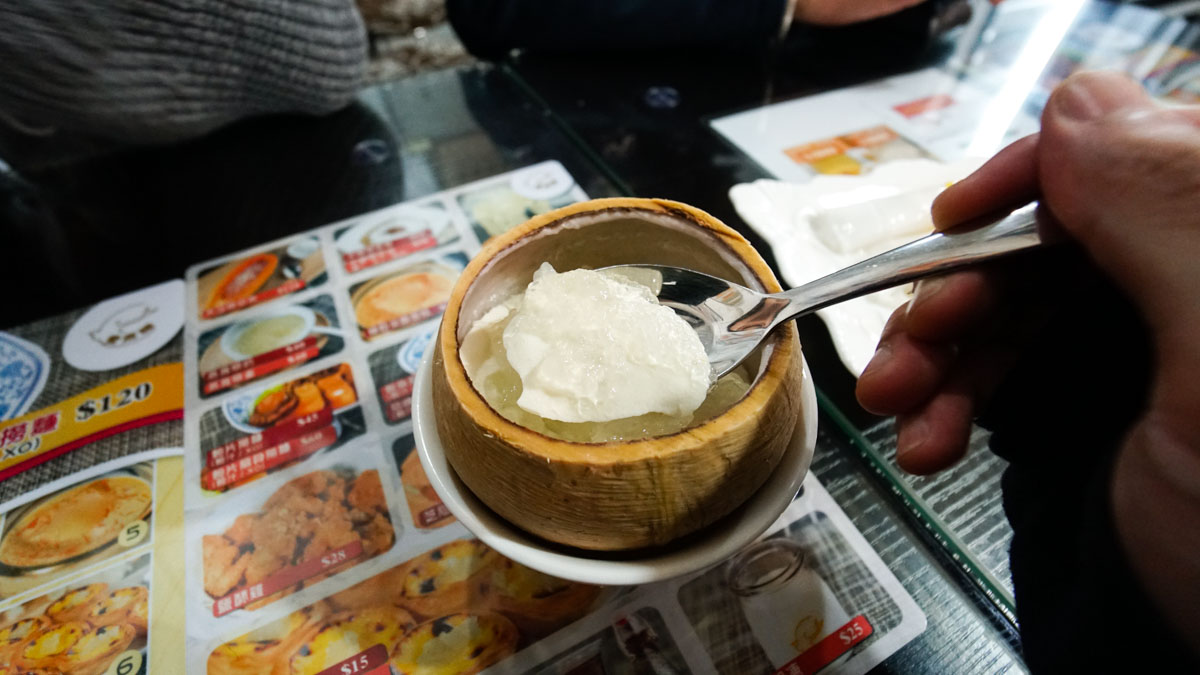 Coconut Birds Nest Pudding at Yi Yan Tang Tian Pin 壹燕糖甜品-Macau Guide