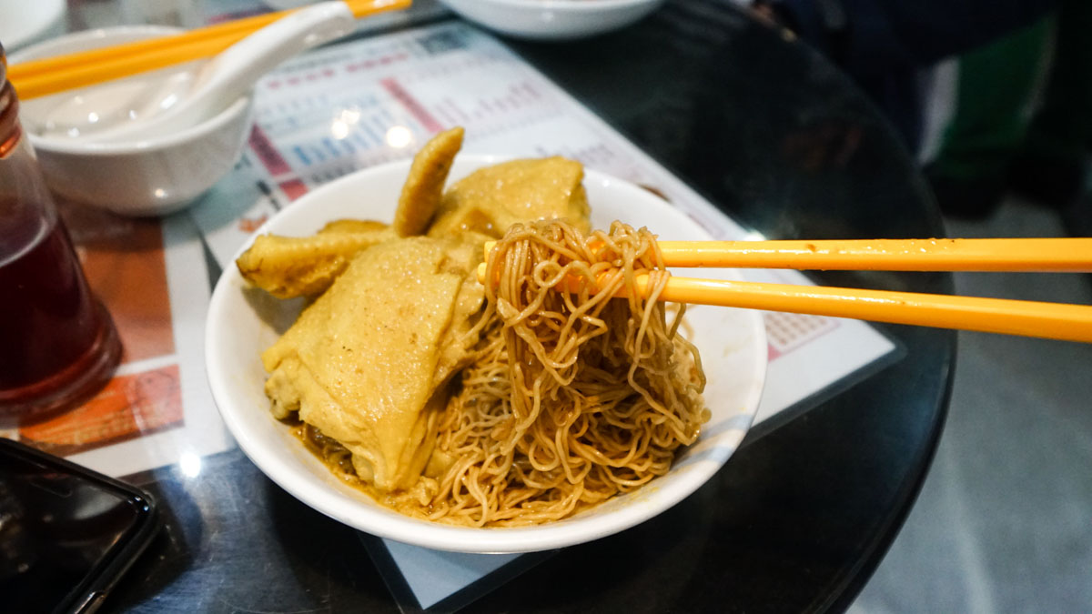 Curry Noodles at Ngao Kei Ka Lei Chon 牛记咖喱美食Macau Guide