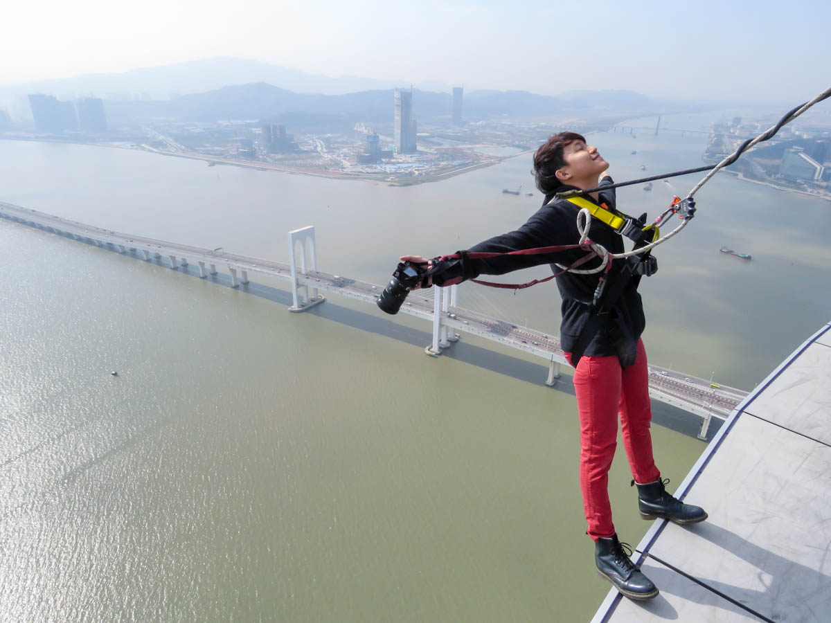 Macau Tower - AJ hacket Skywalk hendric over the edge - Macau Guide