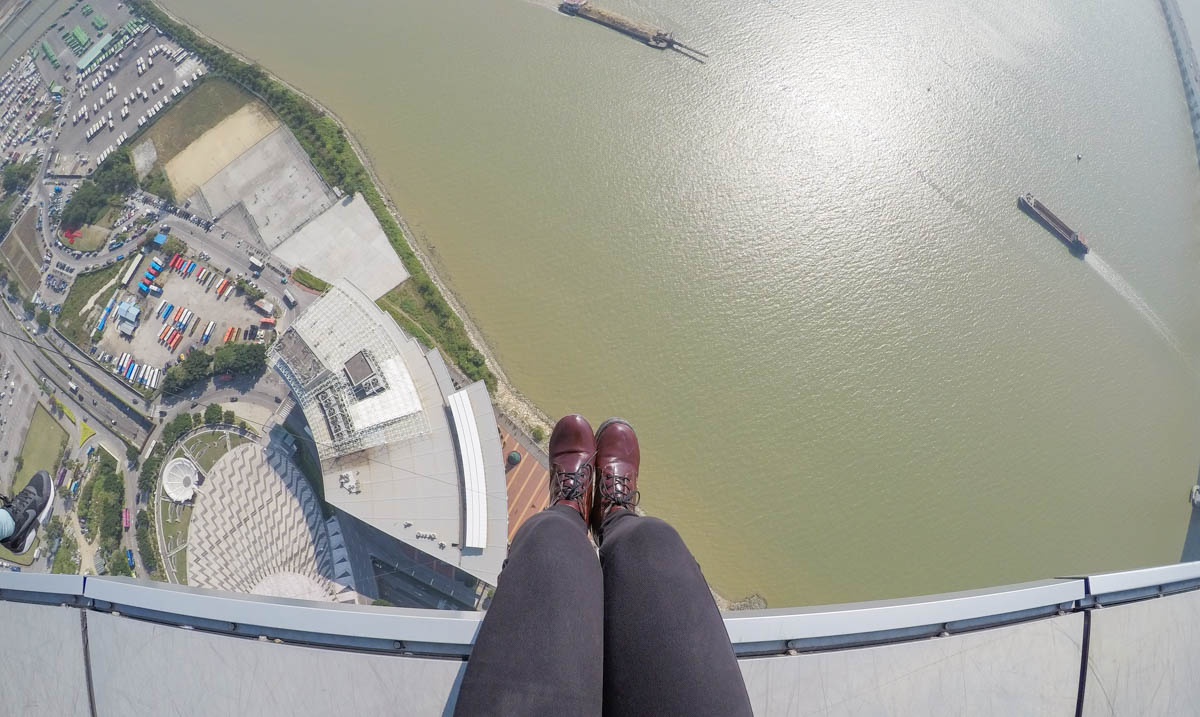 Macau-Tower-AJ-hacket-Skywalk-view-over-the-edge-Macau-Guide