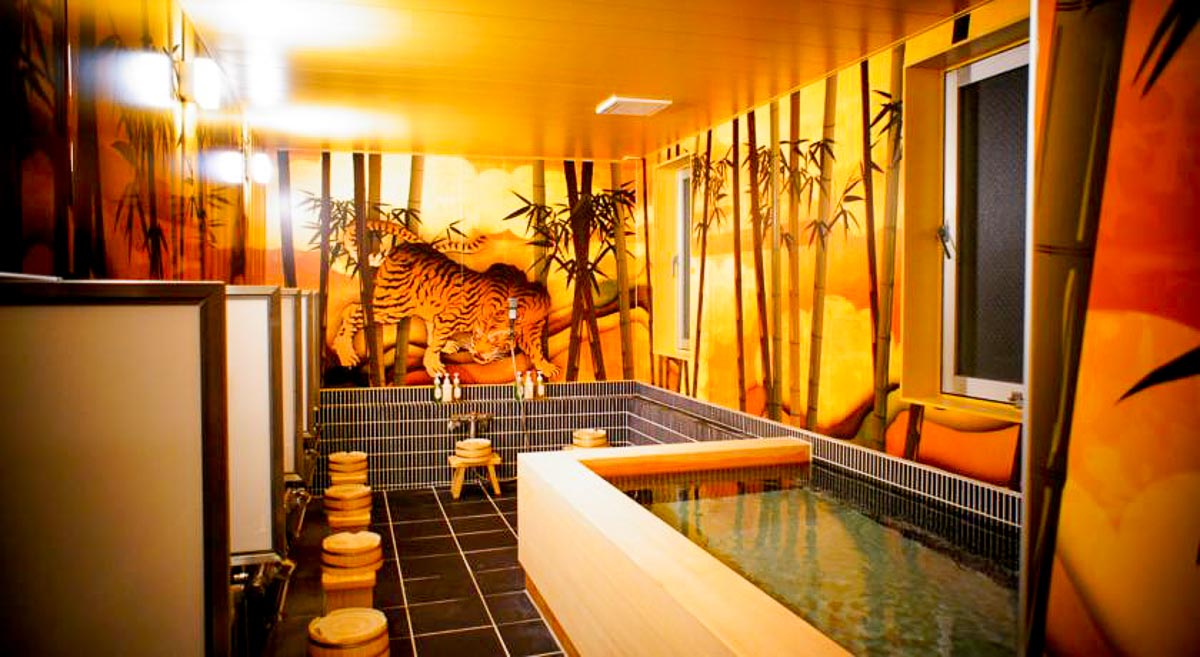 Centurion cabin & spa - ladies only - communal bath - Capsule hotels