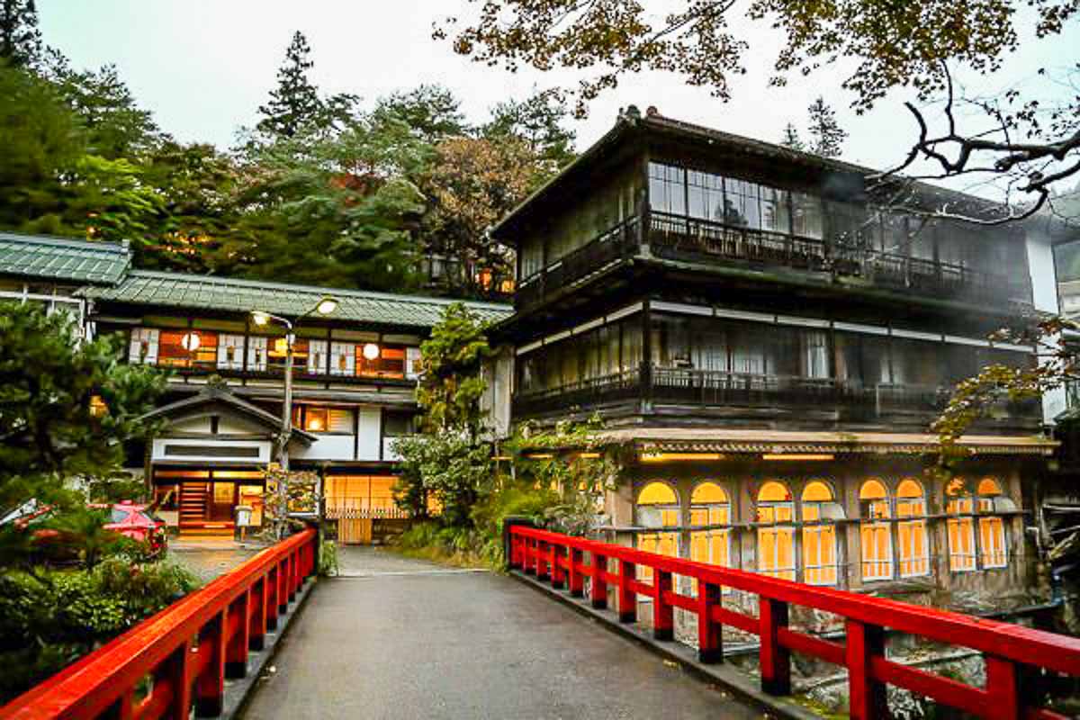 Spirited Away onsen in Gunma - JR East Niigata Nagano