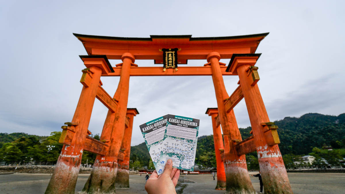 Miyajima Torii gate - Japan Itinerary Kansai Hiroshima JR Pass 
