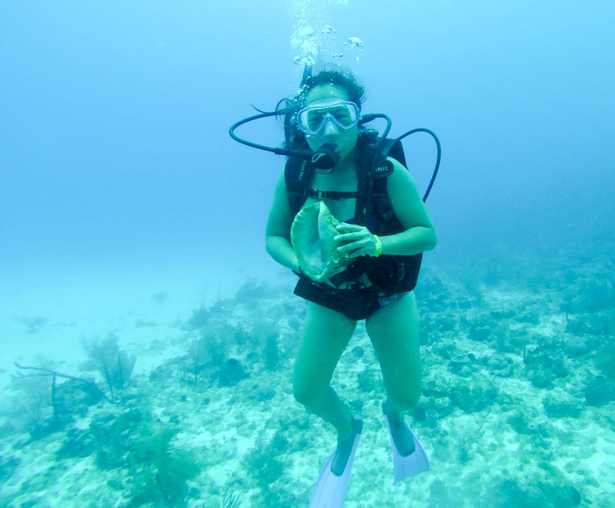 Scuba diving in Colombia - Solo Female Singaporean Traveller