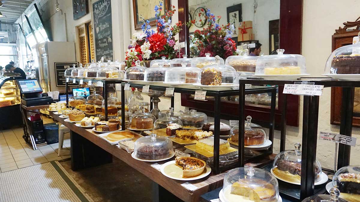 Cake table at china house - trendy places in Georgetown_