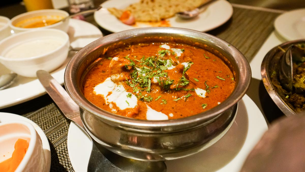 Butter Chicken at Royal Cafe Lucknow - 1 viikko Intia matkareitti