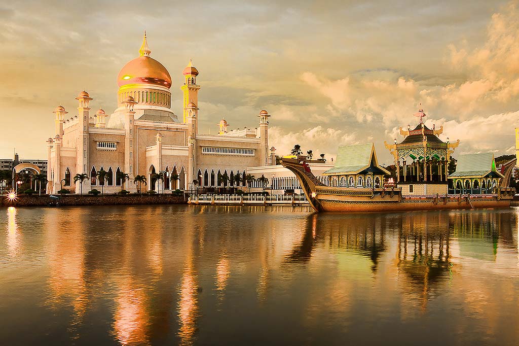 Sultan Omar Ali Saifuddin Mosque - Low-Key Destinations in Asia
