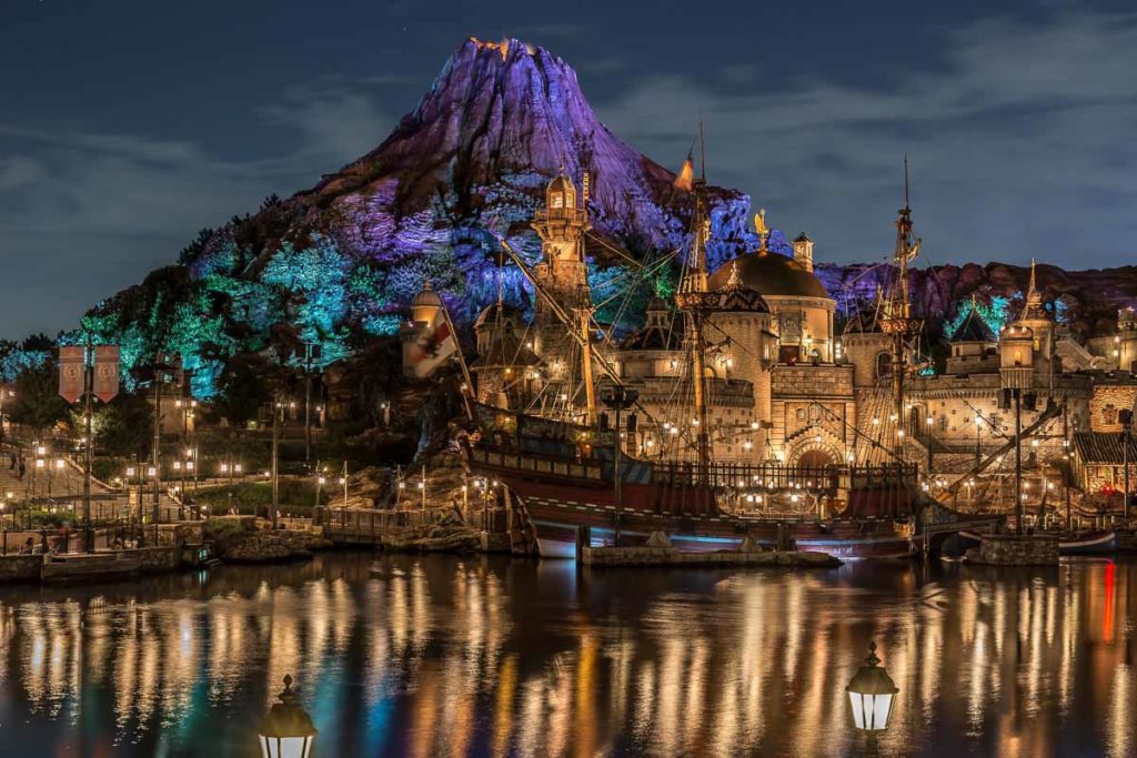 Disneysea at night Disneyland Guide