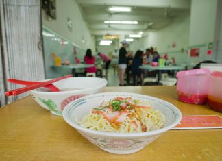 The New Food Haven of Malaysia – 13 Things to eat in Kuching Featured - Things to eat in Kuching