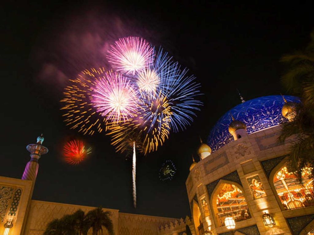 Fireworks at DisneySea - Tokyo DIsneyland Guide