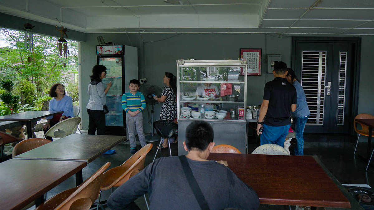 Patrons at Hakka Lui Cha - Things to eat in Kuching