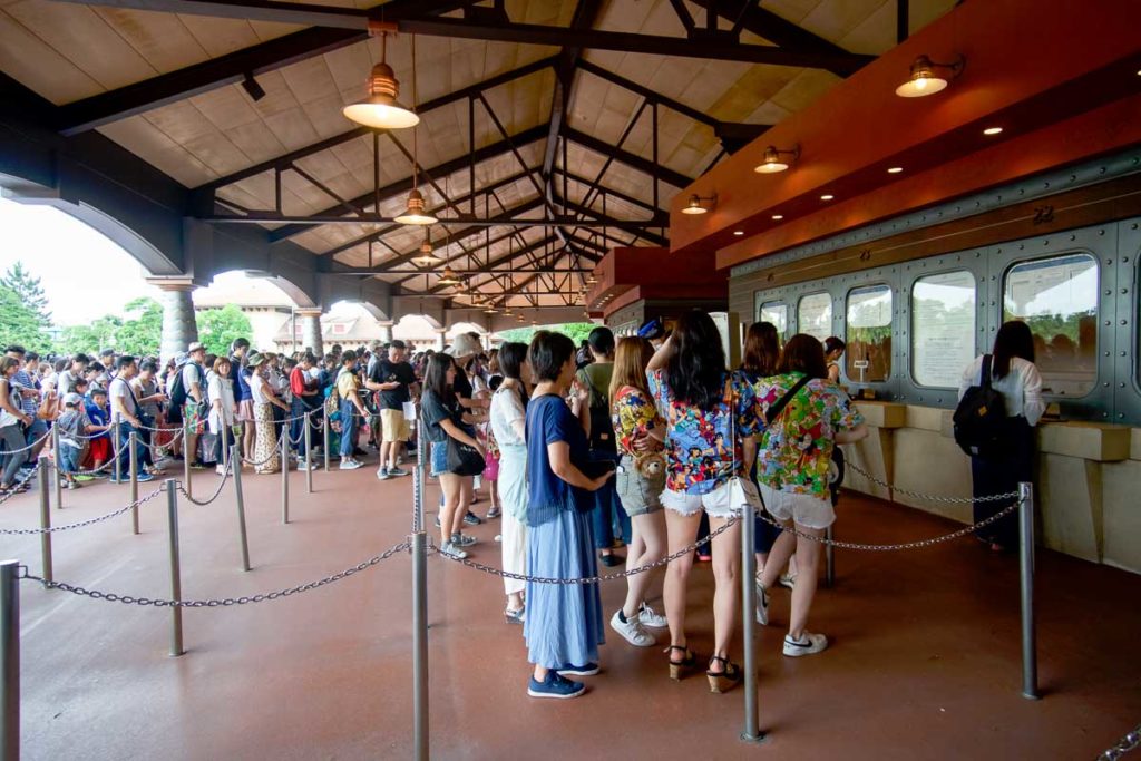 Disneysea Queue for tickets - Tokyo Disneyland Guide