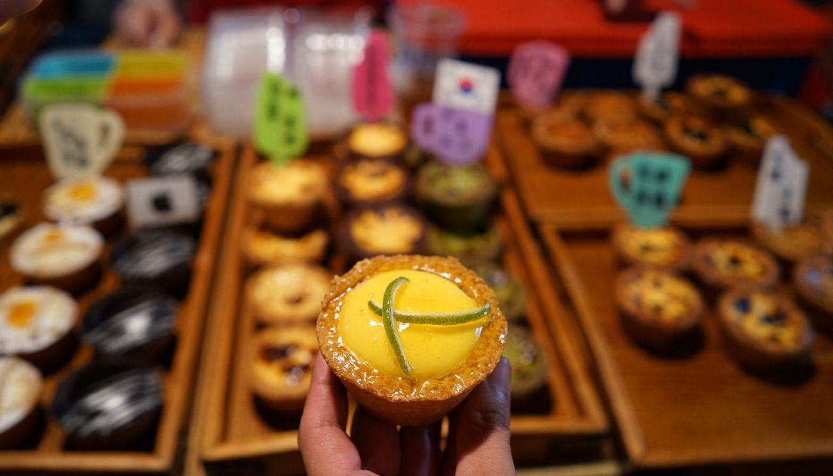 Tong Hua Night Market (通化夜市) pastry - Taipei Itinerary