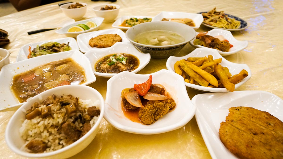 Dinner food at aquarium pingtung - THSR Taiwan Itinerary
