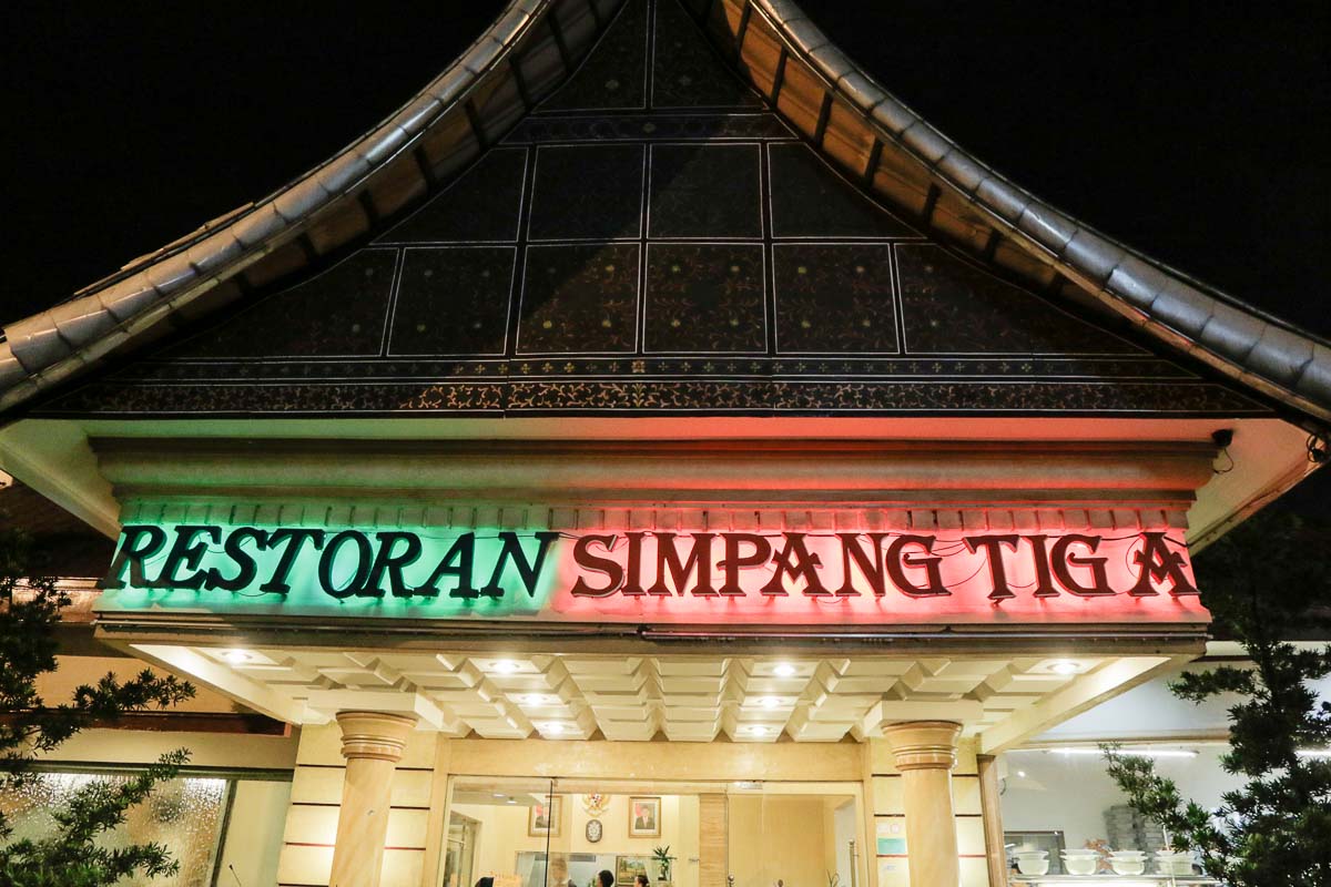 Restoran Simpang Tiga Medan - Medan Itinerary
