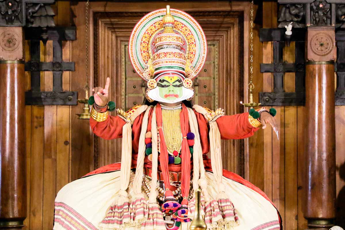 Kathakali performer - kerala bucket list