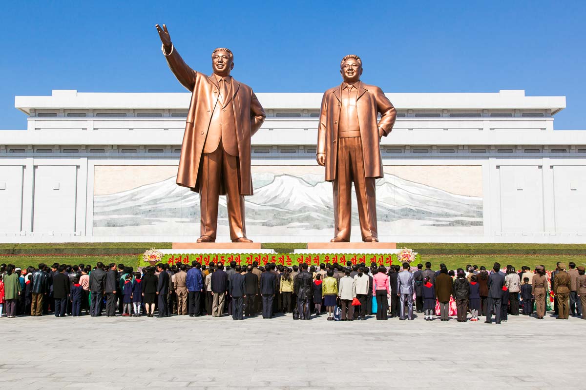 North Korea Kims Statues - Visas Every Singaporean Wants