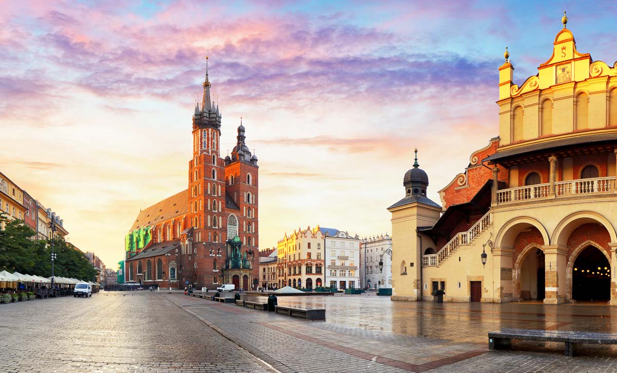 St. Marys Basilica Krakow Poland - Cheap EU Destinations