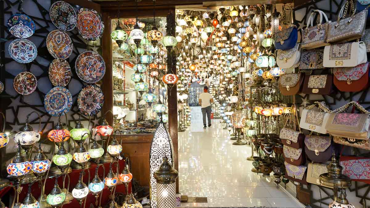 Light shop in Bur Dubai Souk - Dubai itinerary