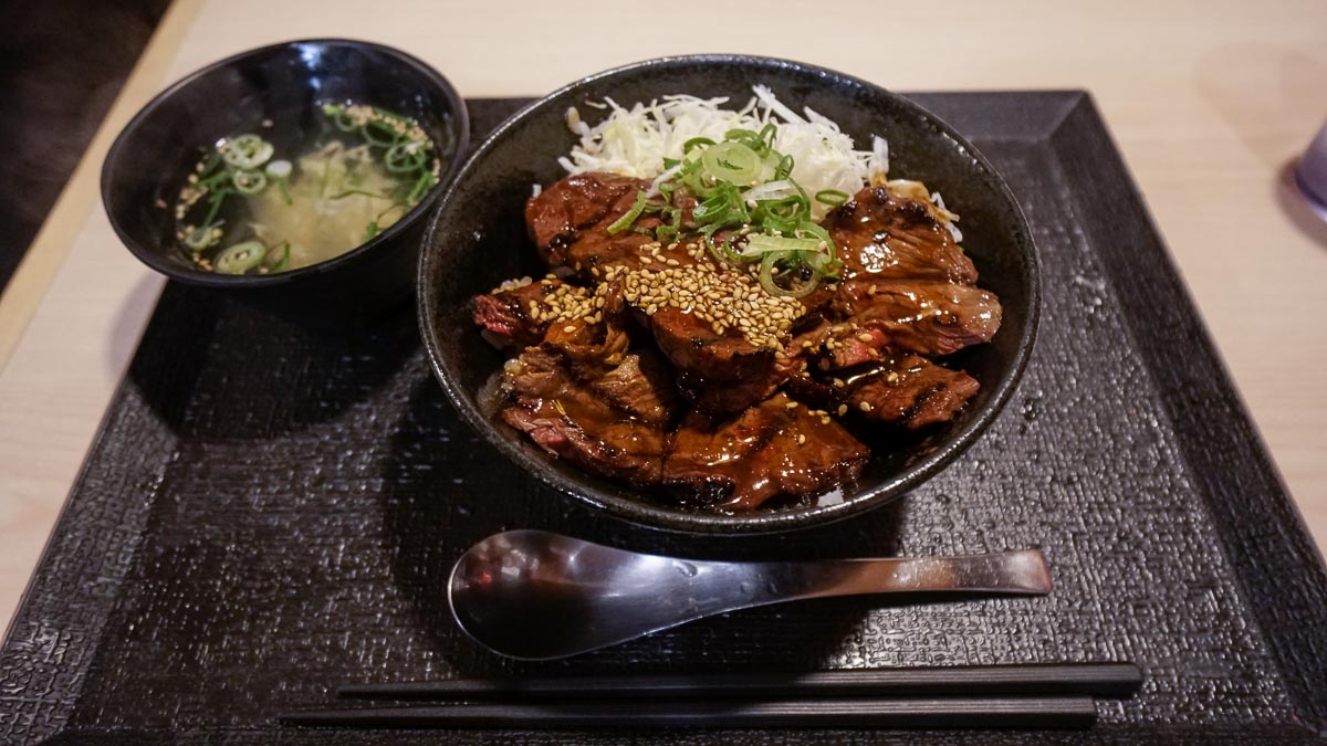 Niku Geikijou Skirt Steak Bowl Osaka - Japan Winter Itinerary