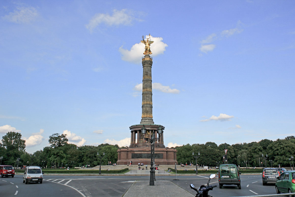 Victory Column in Tiergarten - Budget Berlin Travel Guide