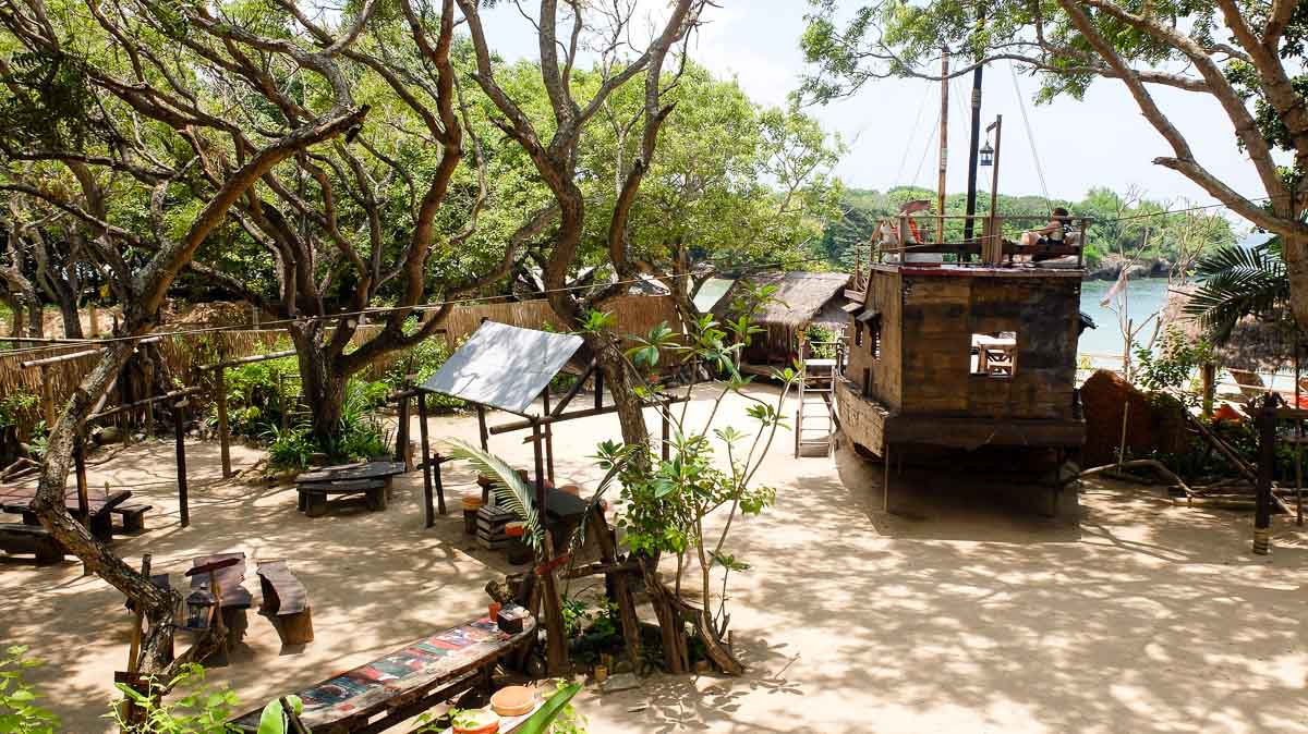 pirates bay cafe - Nusa Dua and Uluwatu Guide