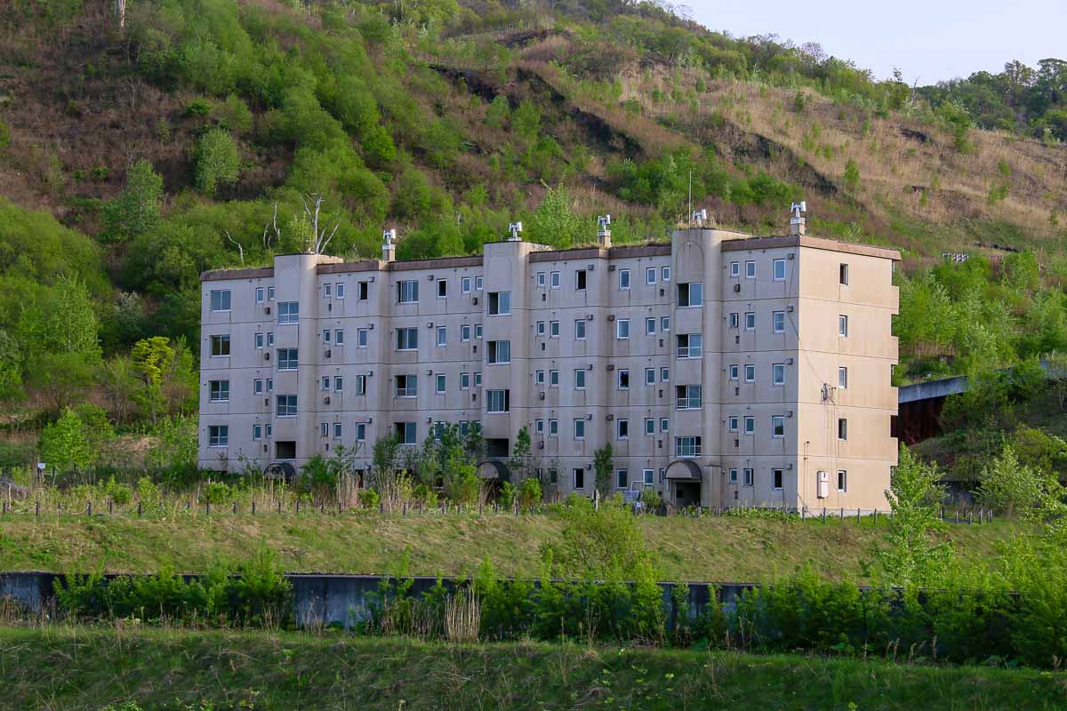 Abandoned Building on Kompirayama Walking Trail - Hokkaido Budget Guide