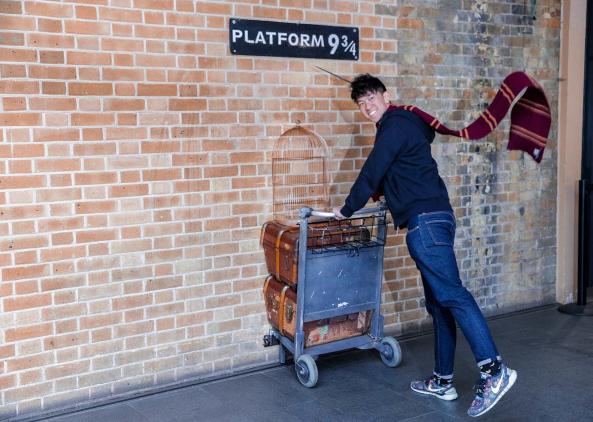 Picture at King's Cross Platform 9 and 3 Quarters 